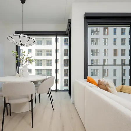 Luxury Apartments Towarowa Towers With Parking And Air Conditioning In Warsaw'S Wola District By Renters Prestige *