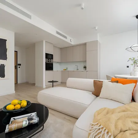 Luxury Apartments Towarowa Towers With Parking And Air Conditioning In Warsaw'S Wola District By Renters Prestige Apartment *