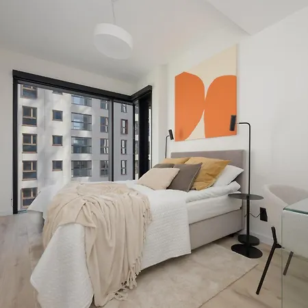 Apartment Luxury Apartments Towarowa Towers With Parking And Air Conditioning In Warsaw'S Wola District By Renters Prestige