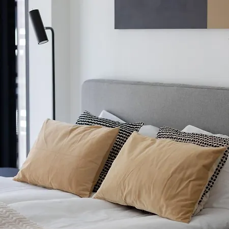 Luxury Apartments Towarowa Towers With Parking And Air Conditioning In Warsaw'S Wola District By Renters Prestige *