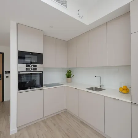Luxury Apartments Towarowa Towers With Parking And Air Conditioning In Warsaw'S Wola District By Renters Prestige * Warsaw