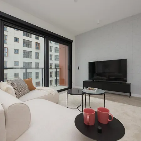 Apartment Luxury Apartments Towarowa Towers With Parking And Air Conditioning In Warsaw'S Wola District By Renters Prestige Warsaw