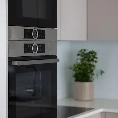 Luxury Apartments Towarowa Towers With Parking And Air Conditioning In Warsaw'S Wola District By Renters Prestige Apartment Warsaw