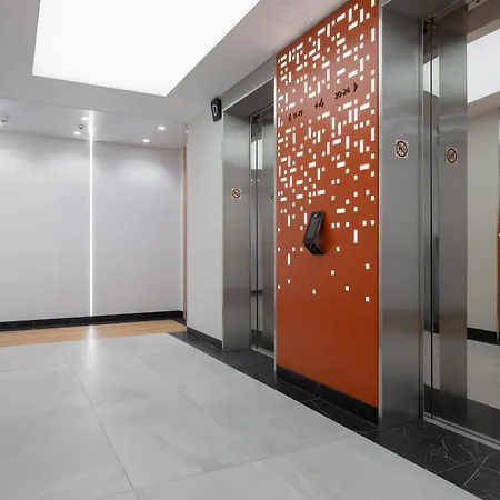 Luxury Apartments Towarowa Towers With Parking And Air Conditioning In Warsaw'S Wola District By Renters Prestige Apartment *