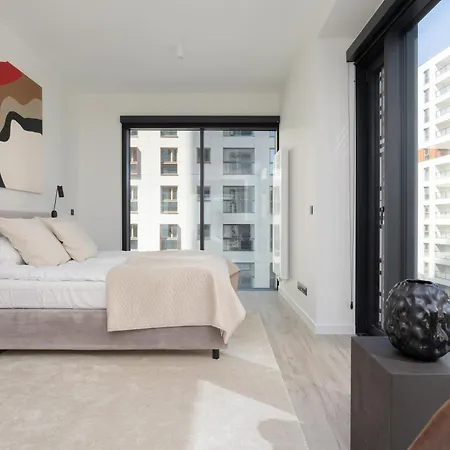 Apartment Luxury Apartments Towarowa Towers With Parking And Air Conditioning In Warsaw'S Wola District By Renters Prestige *
