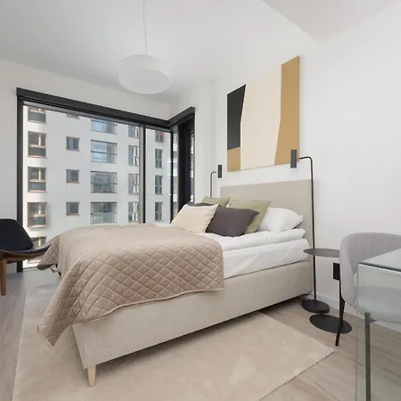 Luxury Apartments Towarowa Towers With Parking And Air Conditioning In Warsaw'S Wola District By Renters Prestige Apartment
