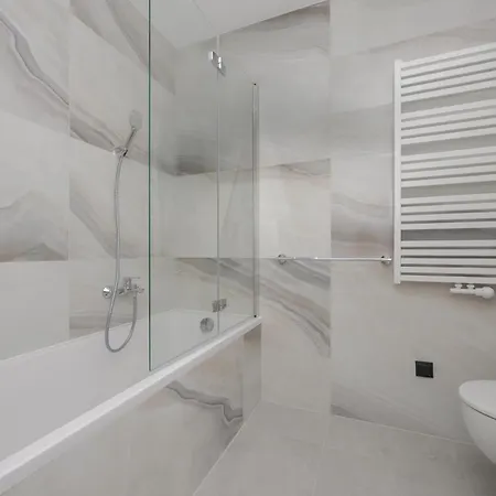Luxury Apartments Towarowa Towers With Parking And Air Conditioning In Warsaw'S Wola District By Renters Prestige *