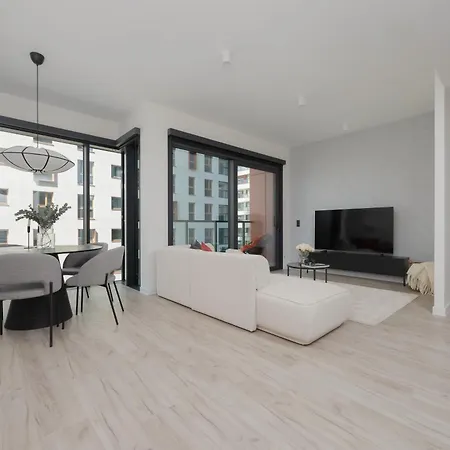 Apartment Luxury Apartments Towarowa Towers With Parking And Air Conditioning In Warsaw'S Wola District By Renters Prestige *