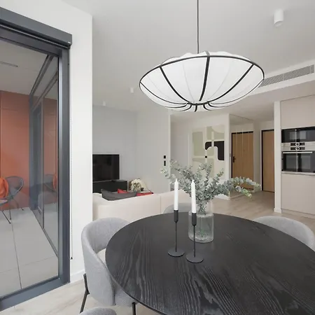 Luxury Apartments Towarowa Towers With Parking And Air Conditioning In Warsaw'S Wola District By Renters Prestige Apartment