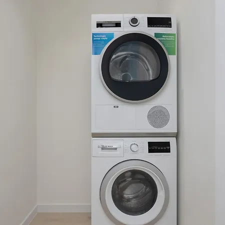Luxury Apartments Towarowa Towers With Parking And Air Conditioning In Warsaw'S Wola District By Renters Prestige Warsaw