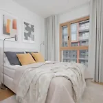 Deluxe Towarowa Towers With Free Parking & Ac By Renters Prestige