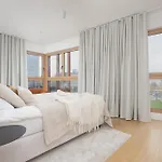 Deluxe Towarowa Towers With Free Parking & Ac By Renters Prestige Lejlighed