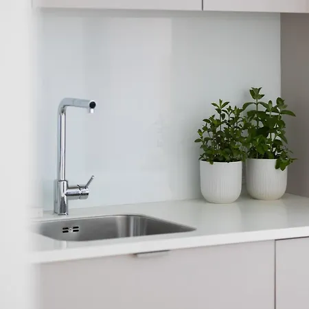 아파트 Luxury Towarowa Towers With Parking And Air Conditioning In Warsaw's Wola District By Renters Prestige
