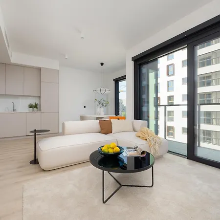 Appartamento Luxury Towarowa Towers With Parking And Air Conditioning In Warsaw's Wola District By Renters Prestige Varsavia