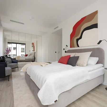 Luxury Towarowa Towers With Parking And Air Conditioning In Warsaw's Wola District By Renters Prestige * 바르샤바