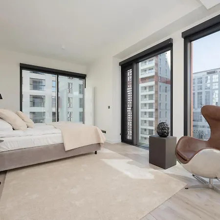 Luxury Towarowa Towers With Parking And Air Conditioning In Warsaw's Wola District By Renters Prestige