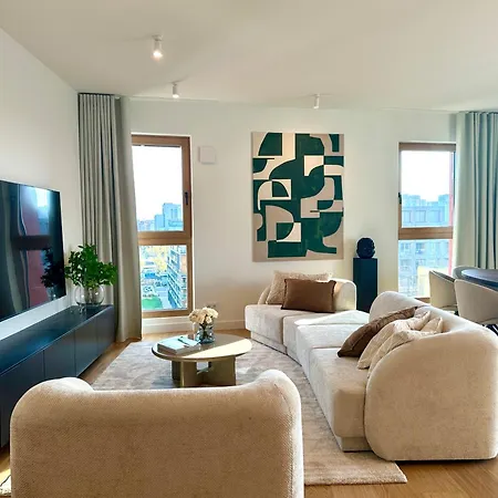 Deluxe Towarowa Towers With Free Parking & Ac By Renters Prestige Varsó