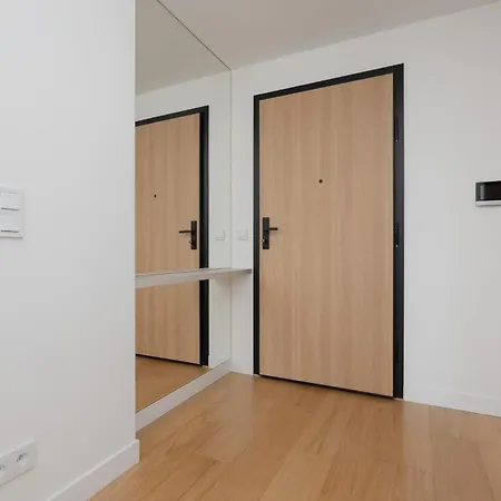 Appartamento Deluxe Towarowa Towers With Free Parking & Ac By Renters Prestige
