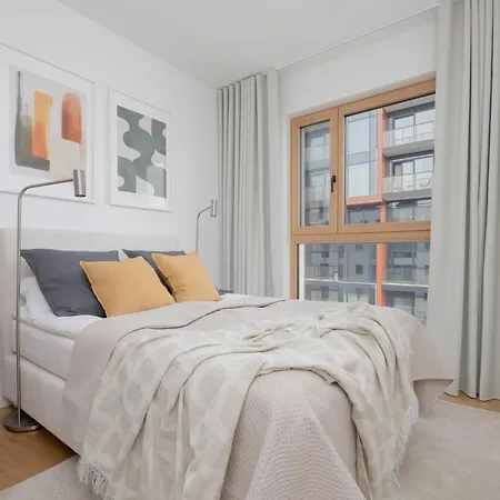 Towarowa Towers Prestigious With Parking & Ac By Renters Prestige