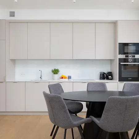 Deluxe Towarowa Towers With Free Parking & Ac By Renters Prestige Apartman Varsó