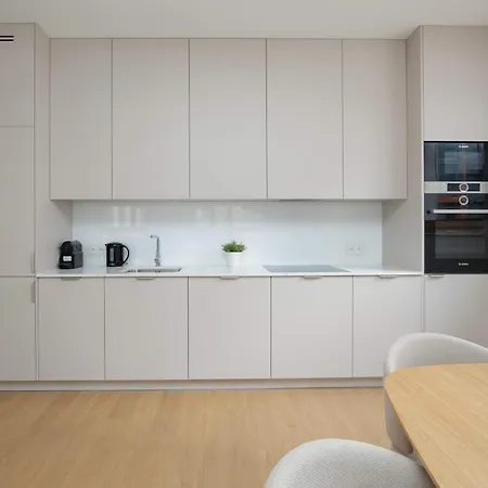 Deluxe Towarowa Towers With Free Parking & Ac By Renters Prestige * Varşova