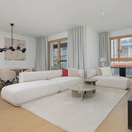 Daire Deluxe Towarowa Towers With Free Parking & Ac By Renters Prestige