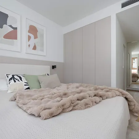 Daire Deluxe Towarowa Towers With Free Parking & Ac By Renters Prestige *