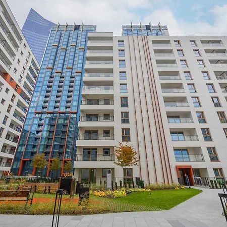 Deluxe Towarowa Towers With Free Parking & Ac By Renters Prestige Daire Varşova