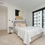 Deluxe Towarowa Towers With Free Parking & Ac By Renters Prestige