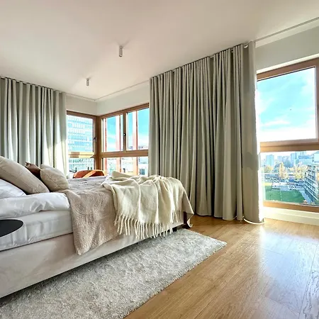 Towarowa Towers Prestigious With Parking & Ac By Renters Prestige Varšava