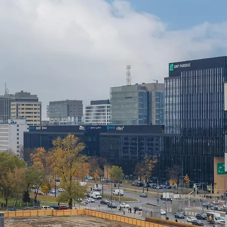 Deluxe Towarowa Towers With Free Parking & Ac By Renters Prestige Apartmán