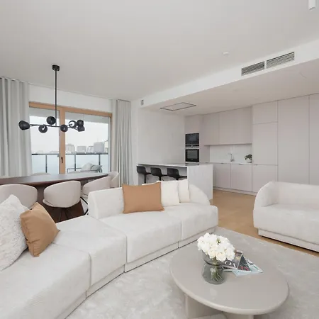 Deluxe Towarowa Towers With Free Parking & Ac By Renters Prestige Varšava