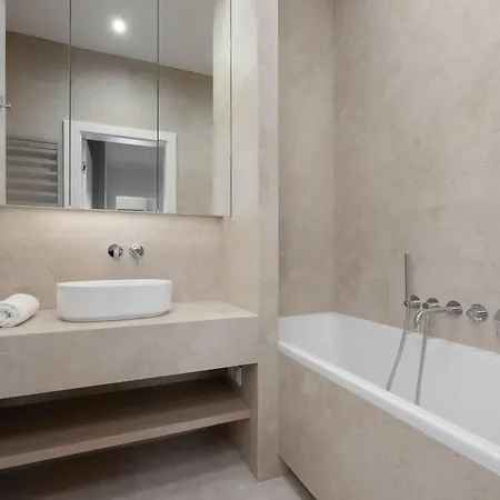 Apartmán Deluxe Towarowa Towers With Free Parking & Ac By Renters Prestige