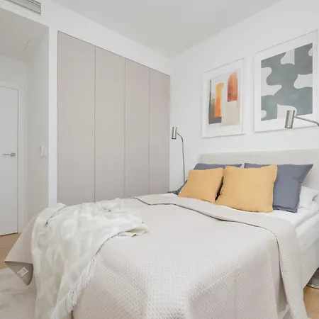 Deluxe Towarowa Towers With Free Parking & Ac By Renters Prestige Apartmán Varšava