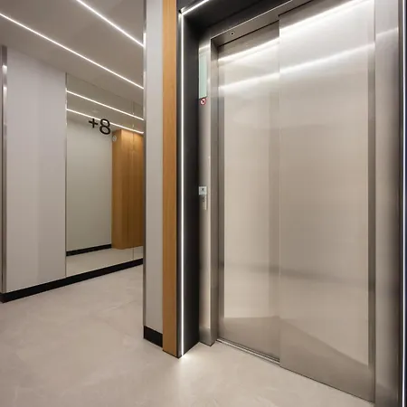 Deluxe Towarowa Towers With Free Parking & Ac By Renters Prestige Apartmán