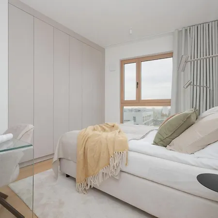 Deluxe Towarowa Towers With Free Parking & Ac By Renters Prestige Varšava